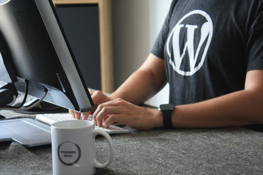 Dünya üzerindeki web sitelerin %50 sinden fazlası WordPress altyapısını kullanmaktadır. Bu rakam büyük bir kitleyi oluşturuyor.